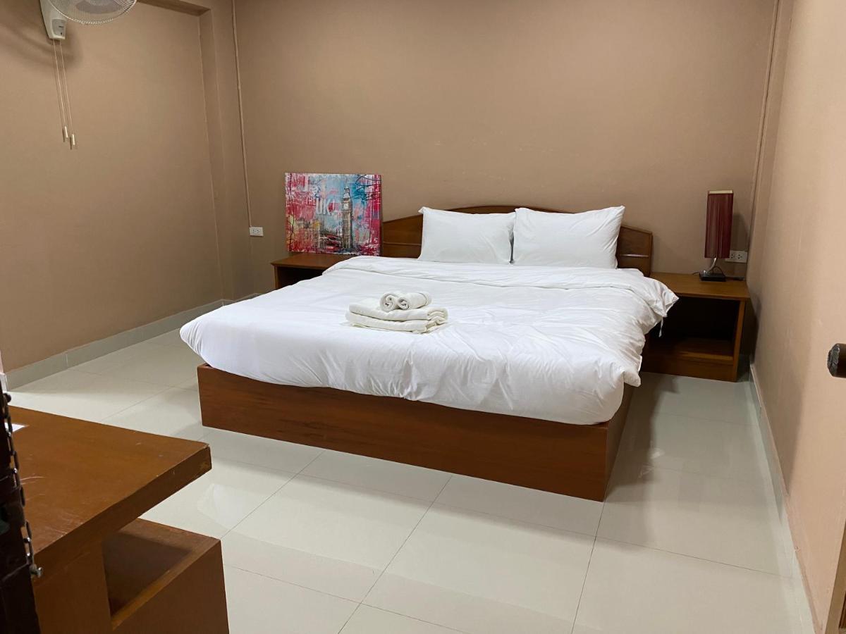 Hug Me Guesthouse باتايا المظهر الخارجي الصورة